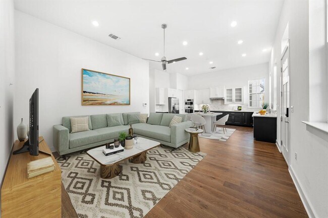 Foto del edificio - 4805 Olive Sparrow Dr