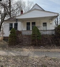 Building Photo - 1040 W Lawrence Ave