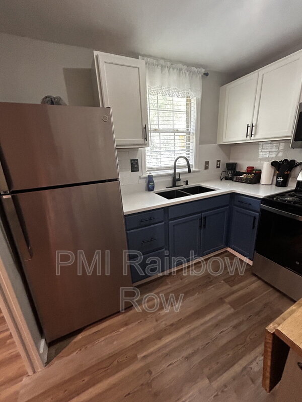 Building Photo - 144 Williman St