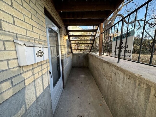 Building Photo - 4639 S Acoma St