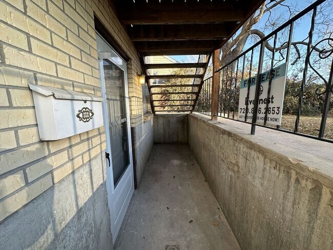 Foto del edificio - 4639 S Acoma St