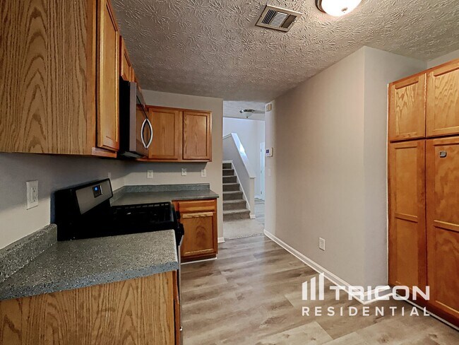 Foto del edificio - 140 Rankin Cir