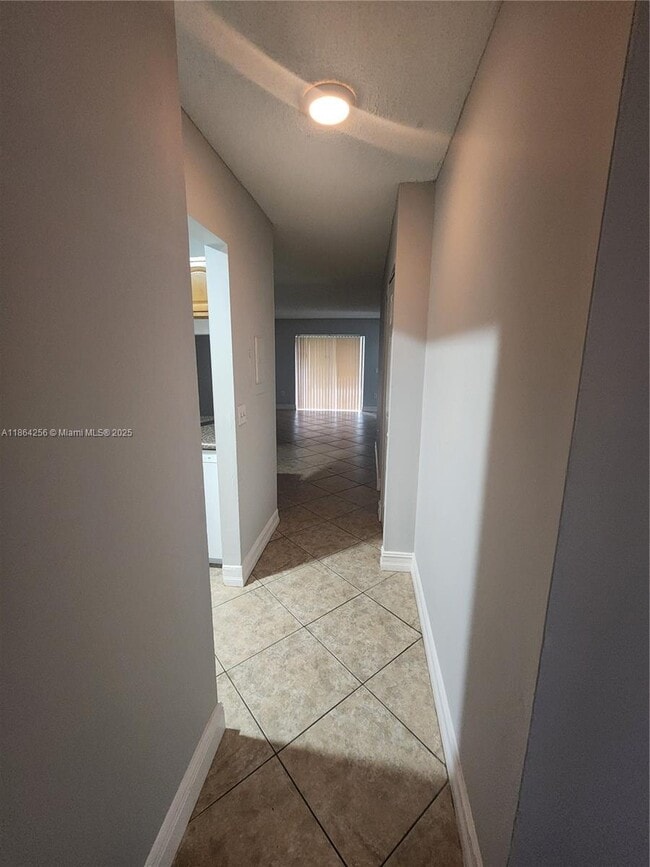 Foto del edificio - 10960 NW 29th Ct