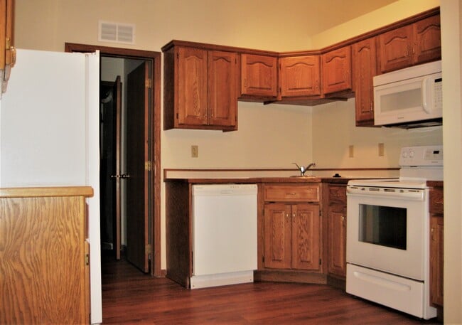 Foto del edificio - Candle Park West Townhomes