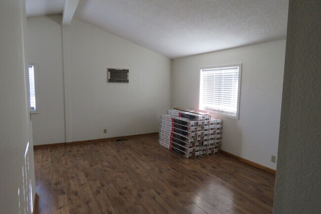 Foto del edificio - Quiet with Great Views! Available 11/1/25!