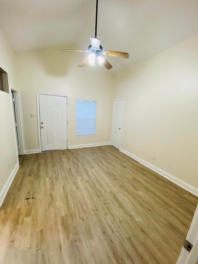 Foto del edificio - 208 Darbonne Rd