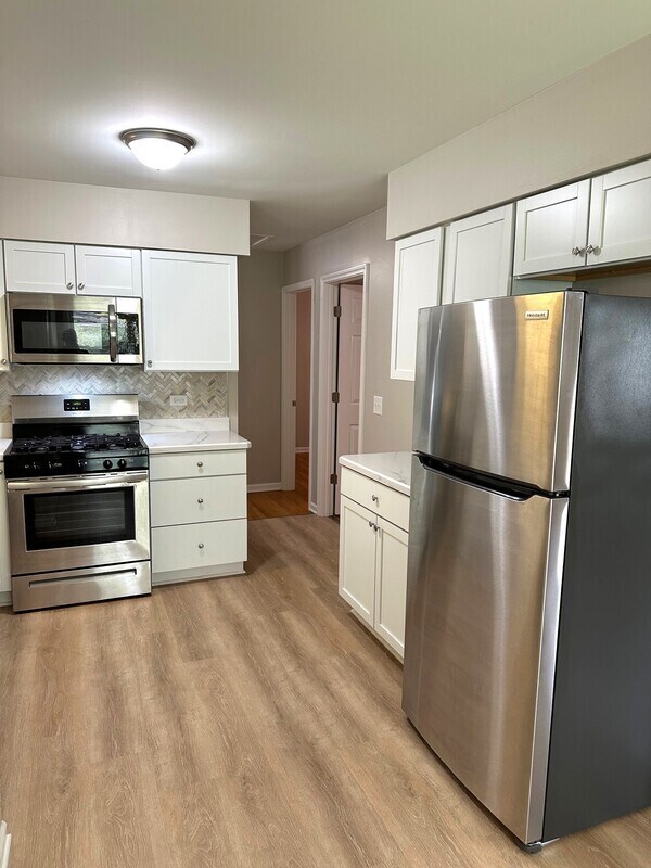 Foto del edificio - 422 Edwards Ave Unit A