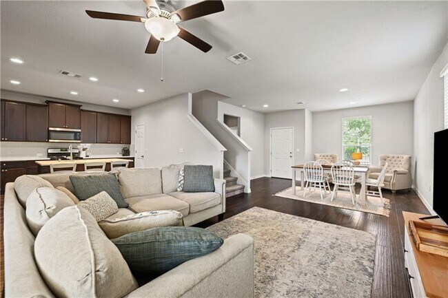 Foto del edificio - Newly Constructed, 4 BR / 3 BA Home - 2 Ca...