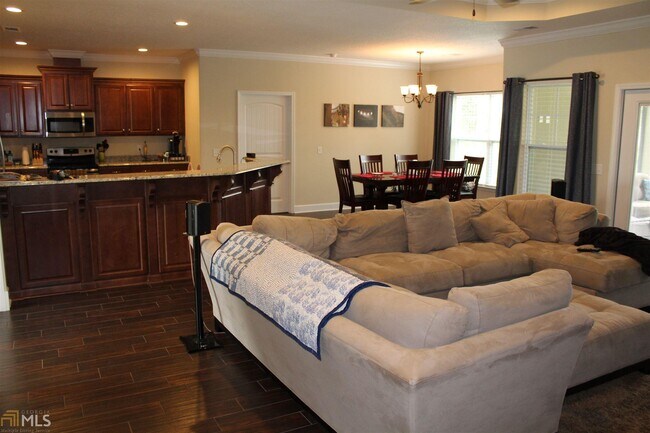 Building Photo - 78 Spyglass