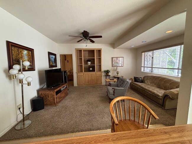 Building Photo - 3594 Camino Hills Dr