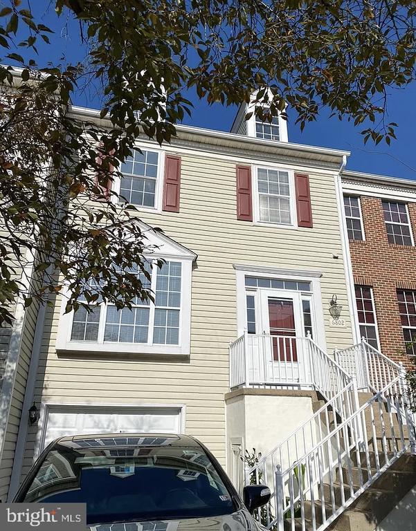 Foto del edificio - 6802 Cedar Loch Ct