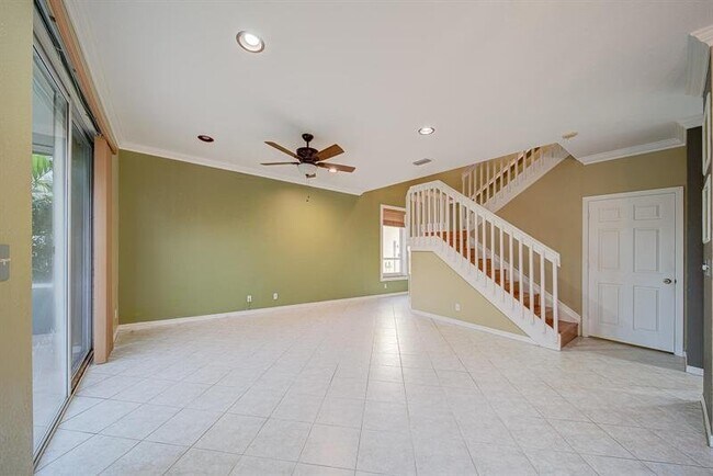 Foto del edificio - 3614 Lakewood Pl