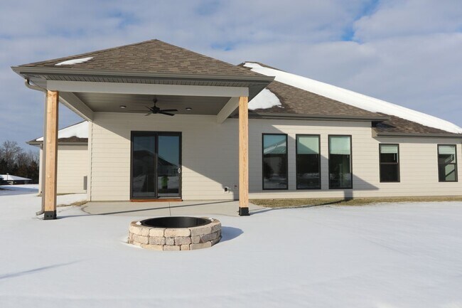 Foto del edificio - 4404 Kingston Heath Dr