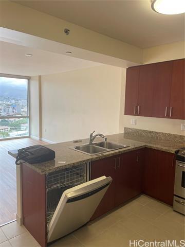 Building Photo - 909 Kapiolani Blvd