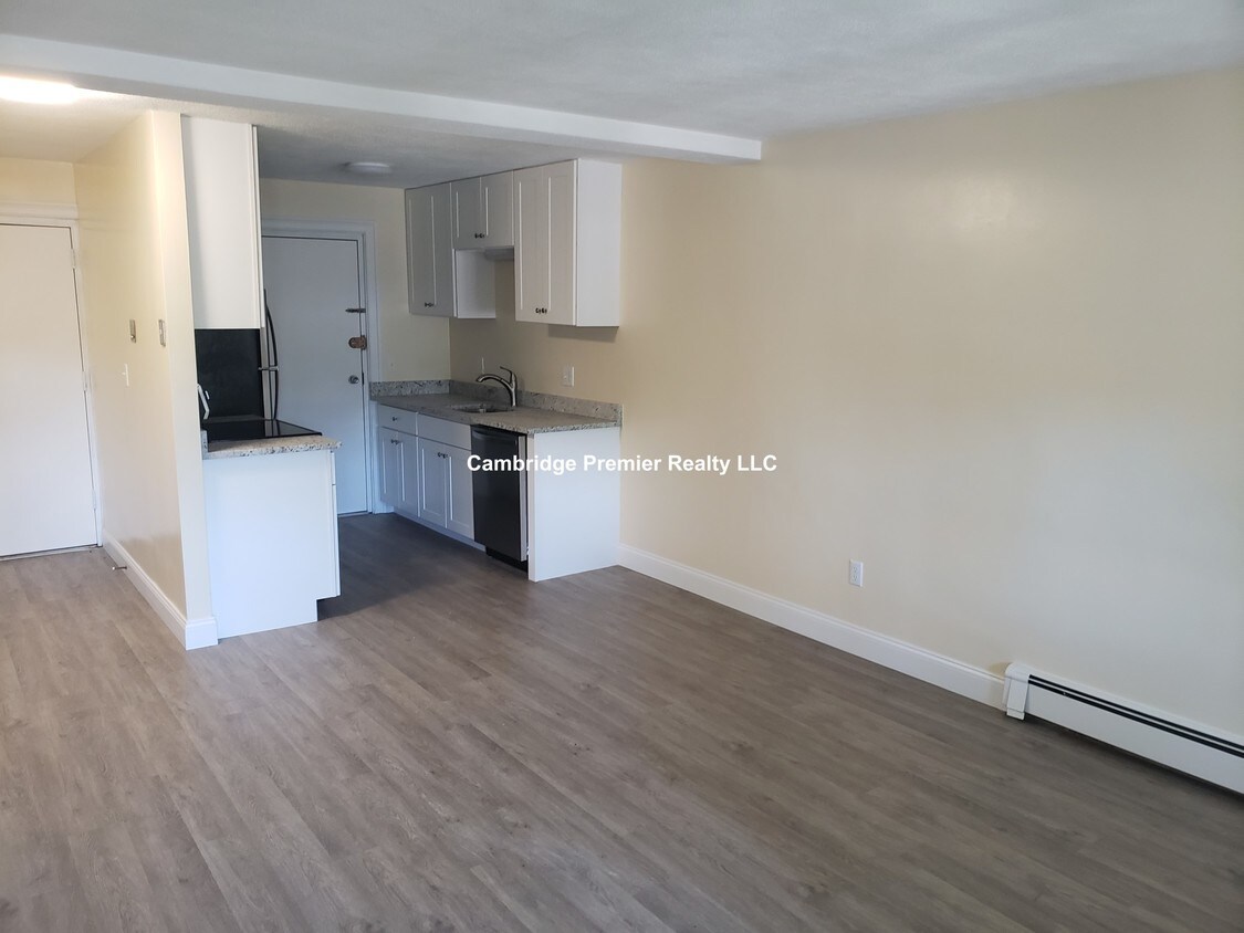 21 Greenwood St Unit 14, Melrose, MA 02176 Apartments in Melrose, MA