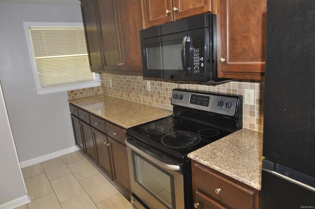 Building Photo - 716 W Edgemont Ave