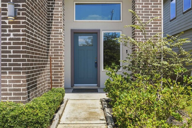 Building Photo - 12515 Newport Arch Ln