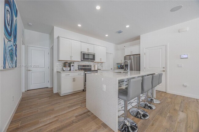 Foto del edificio - 7126 Rockwood Rd
