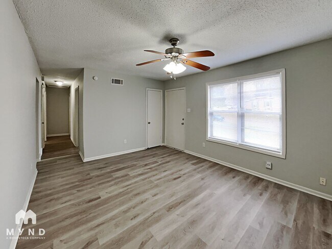 Building Photo - 2061 Coral Hills Dr