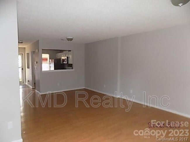 Building Photo - 6425 Windsor Gate Ln