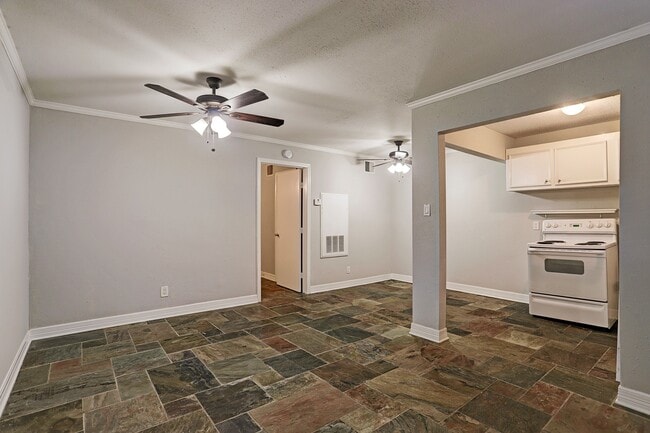 Building Photo - 405 Hawthorne St