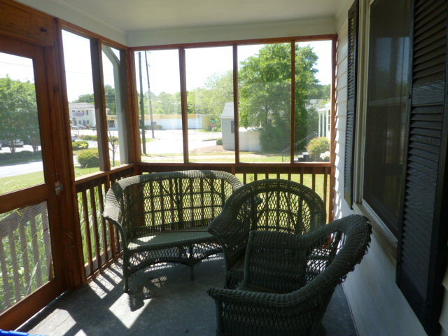 Foto del edificio - Well-Maintained 2/1 Home in Normaltown - PRE-LEASE FOR AUGUST 2026