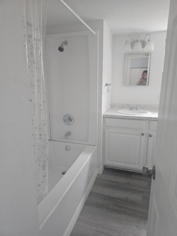 Building Photo - 901 NE 95th St