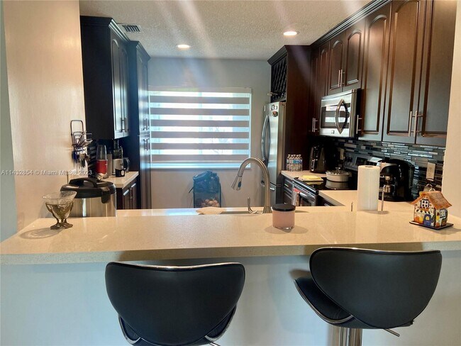 Foto del edificio - 20803 NW 3rd Ct
