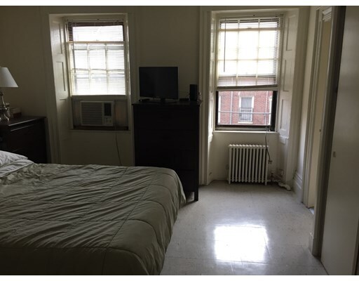 Primary Photo - 39 Oak St