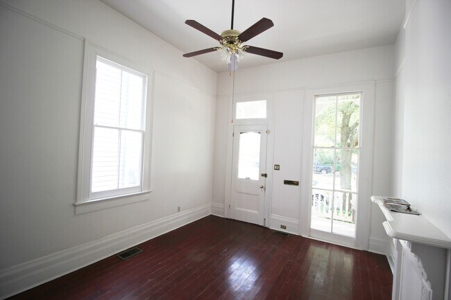 Building Photo - 7630 Saint Charles Ave