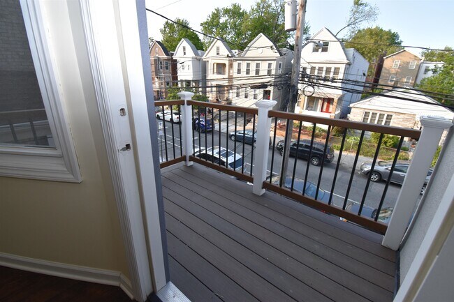 Foto del edificio - 55 Bidwell Ave