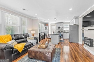 Building Photo - 1298 Douglas St SW