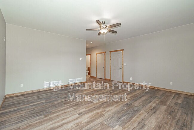 Building Photo - 1279 Gary Dr