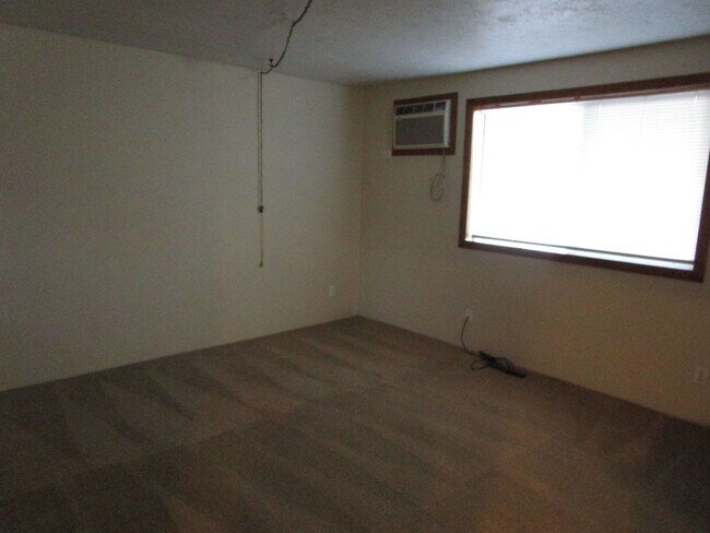 Foto del edificio - House Right By Ward Rhoden Stadium - Available Soon!