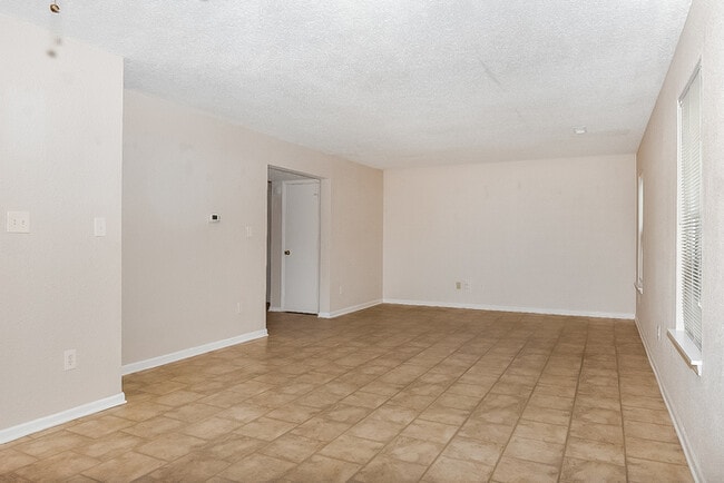 Foto del edificio - 3606 Black Locust Dr