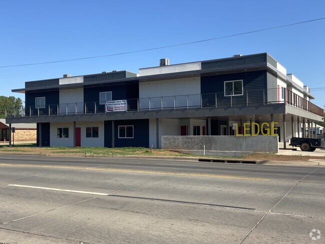 Building Photo - The Ledge Apartments