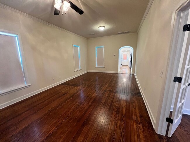 Foto del edificio - 2 bedroom 1 bath house