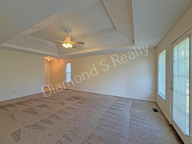 Foto del edificio - Beautiful All Brick Home Available!
