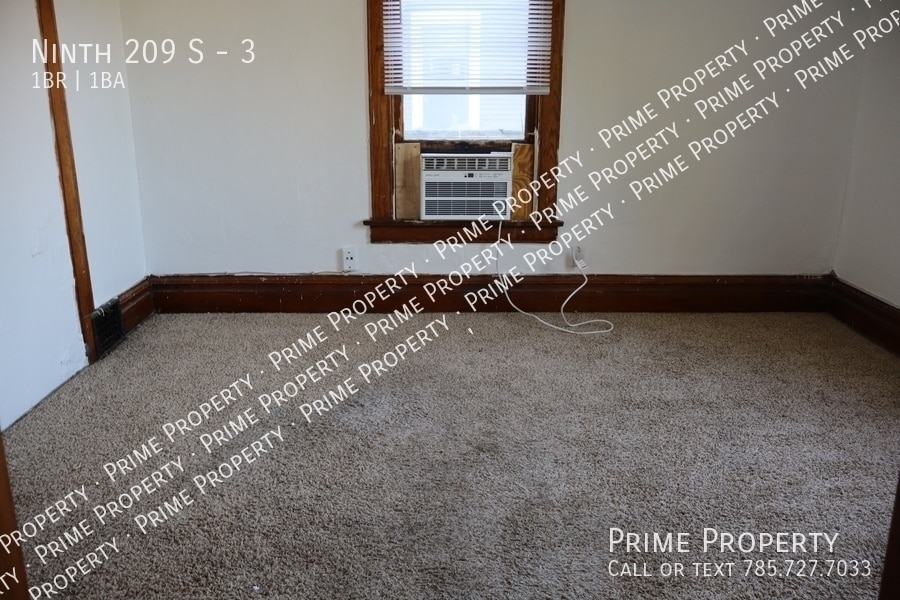 Building Photo - Ninth 209 S-3