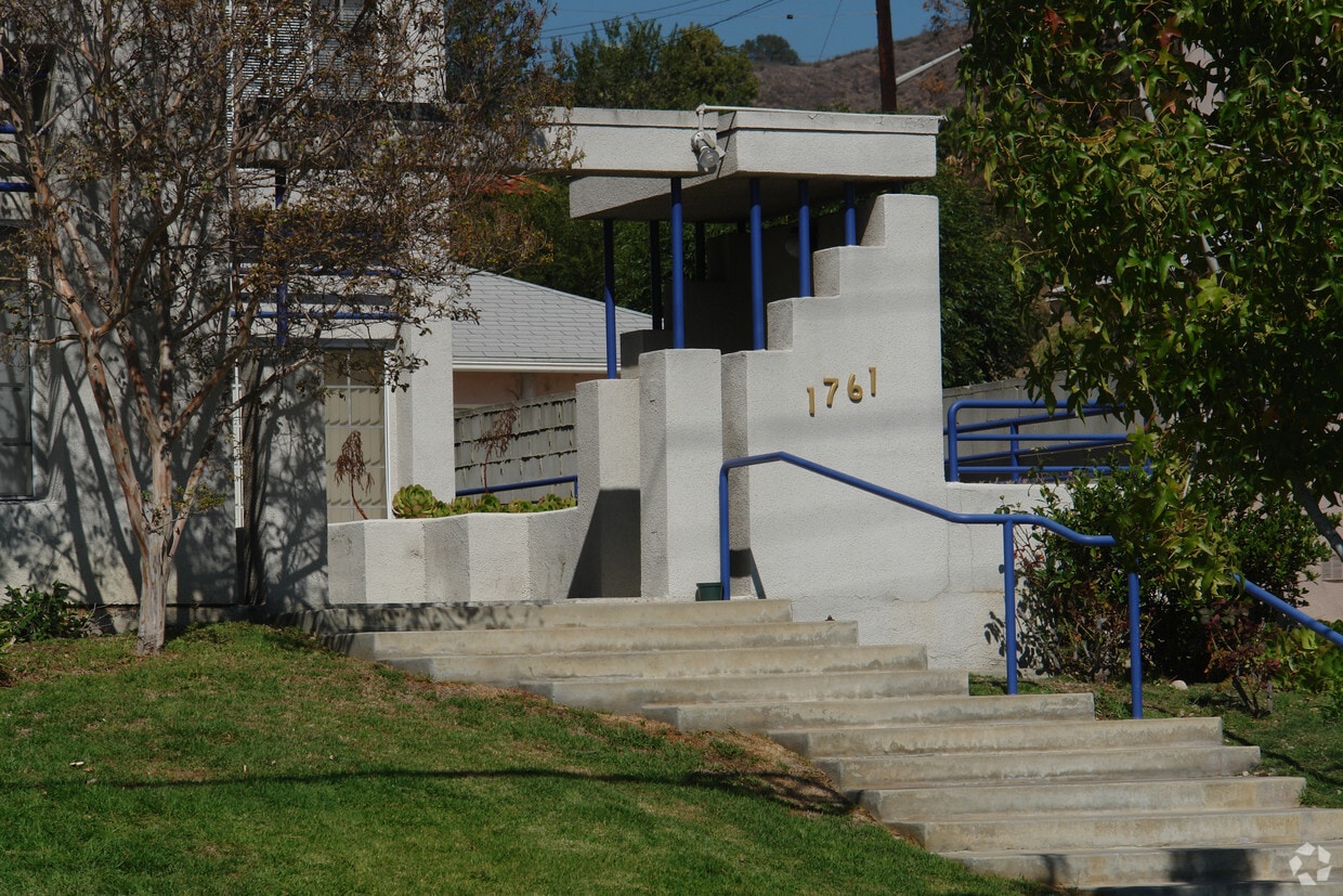 Building Photo - 1761 Wabasso Way