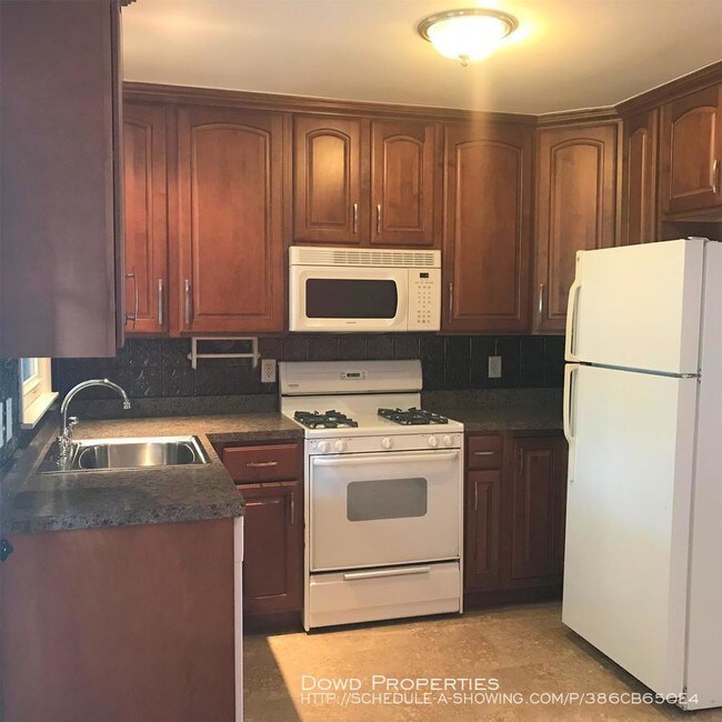 Building Photo - 203 Meadowbrook Dr