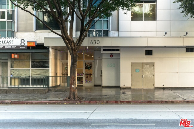 Foto del edificio - 630 W 6th St