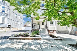 Building Photo - 77 Swan St