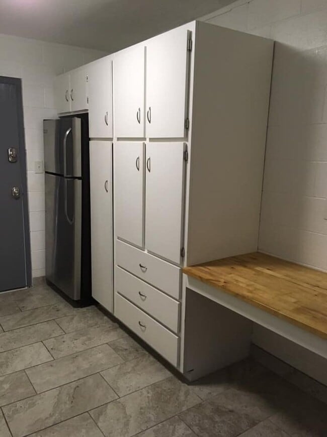 Building Photo - FREE SCOOTER & NO APPLICATION FEE, Pick st...