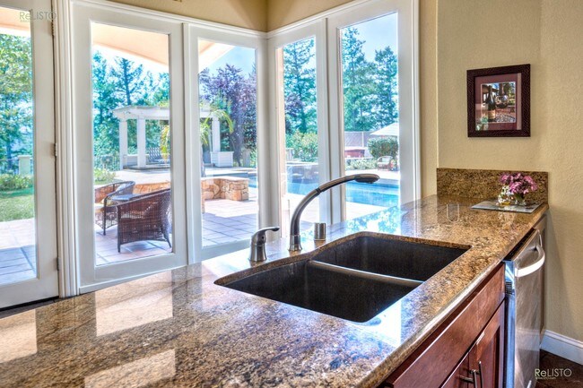 Foto del edificio - 140 Marigold Ln
