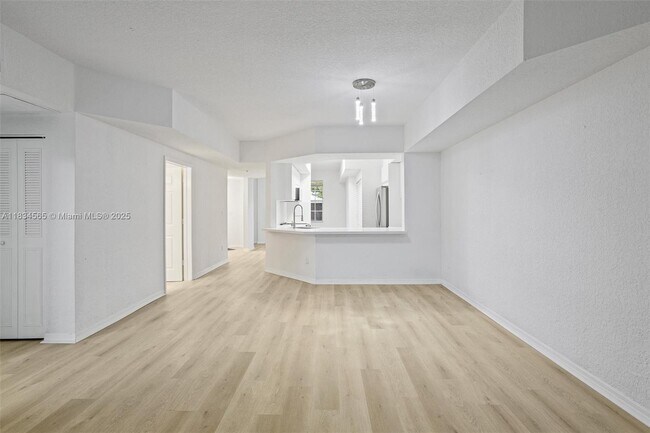 Building Photo - 775 SW 148th Ave