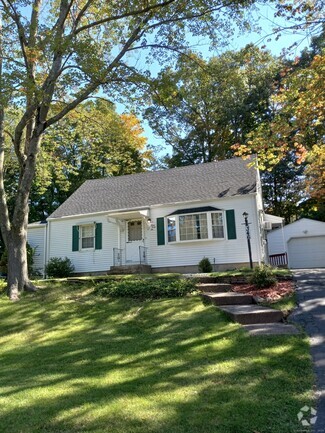 Building Photo - 346 Lewis Rd