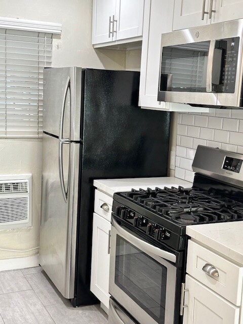 Foto del edificio - 7555 De Longpre Ave