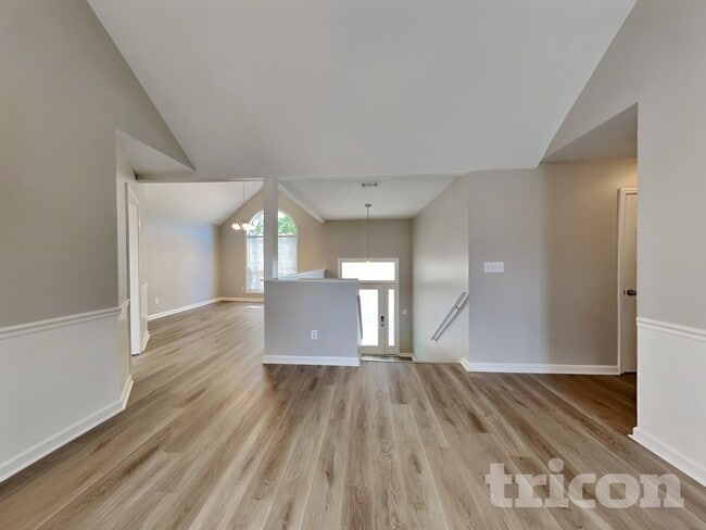 Foto del edificio - 241 Huntington Dr