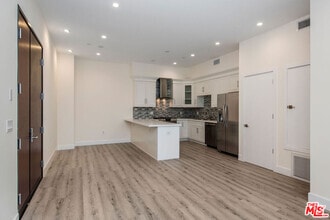Building Photo - 1237 S Holt Ave